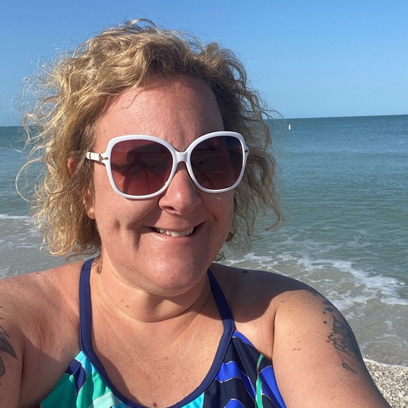 Meet your Posher, Jessica - Picture 2 of 11